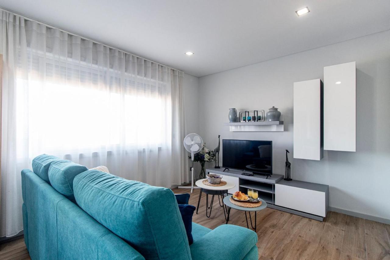 Downtown 1Br Apartment W/ Balcony By Lovelystay Porto Eksteriør billede