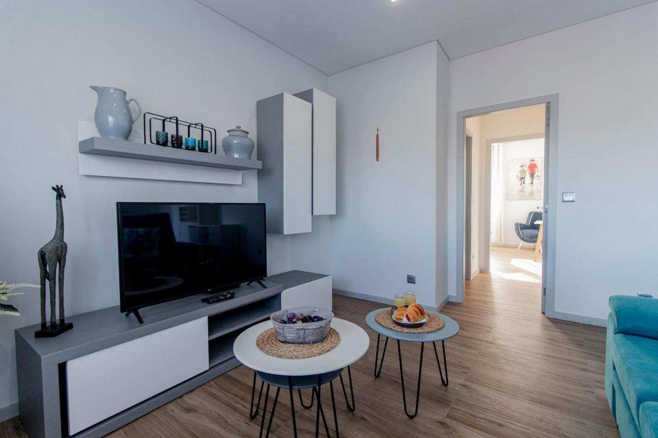 Downtown 1Br Apartment W/ Balcony By Lovelystay Porto Eksteriør billede