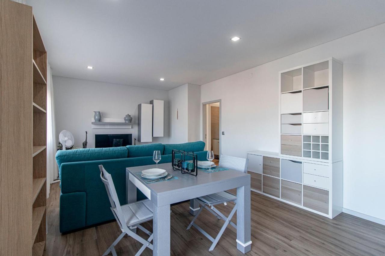 Downtown 1Br Apartment W/ Balcony By Lovelystay Porto Eksteriør billede