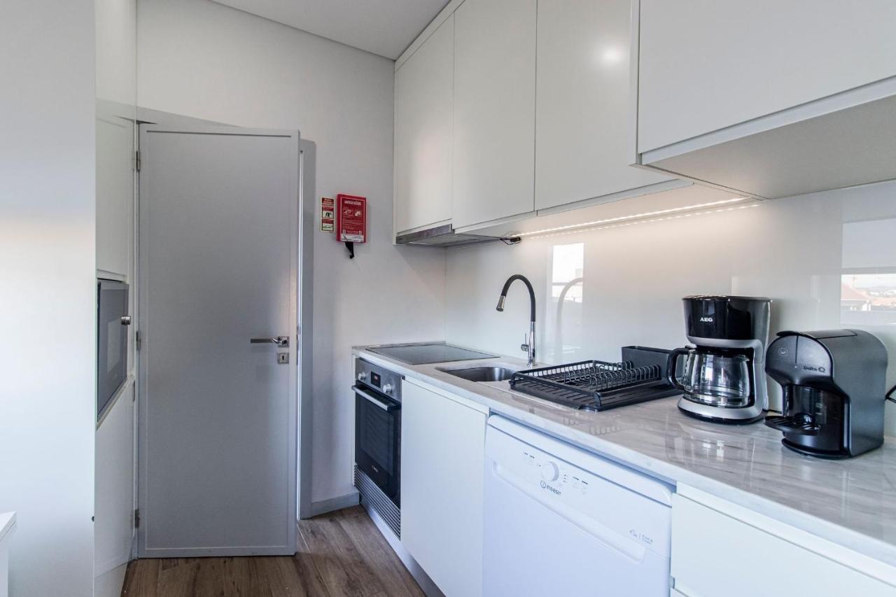 Downtown 1Br Apartment W/ Balcony By Lovelystay Porto Eksteriør billede